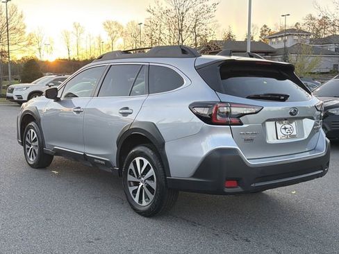 Certified 2025 Subaru Outback Premium image 5