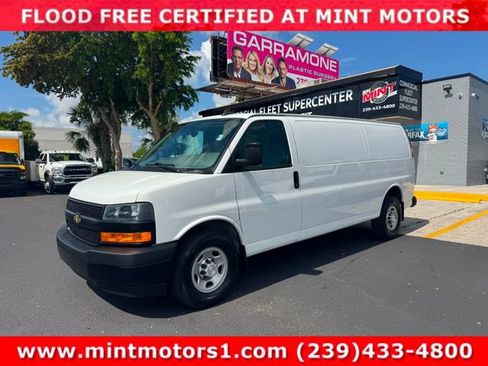 Used 2019 Chevrolet Express 3500 Extended w/ Driver Convenience Package RWD image 5