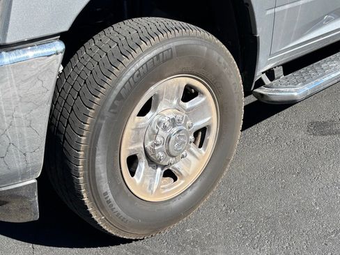 Used 2024 RAM 3500 Tradesman w/ Chrome Appearance Group AWD/4WD image 18
