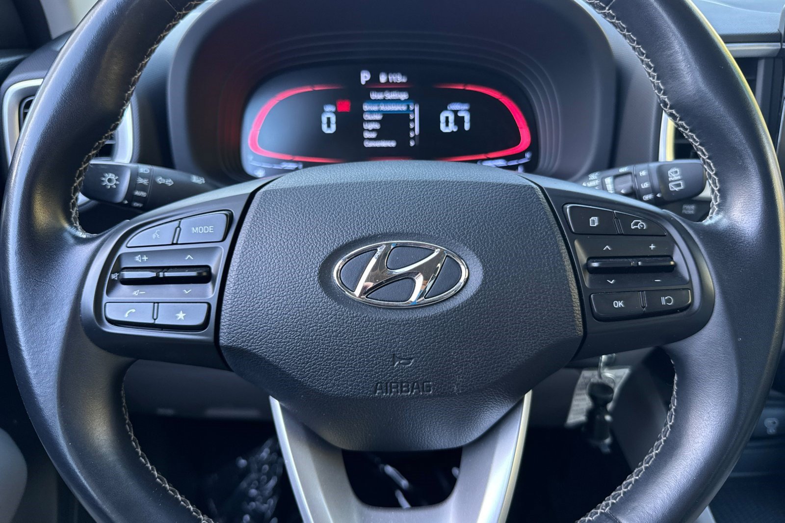Used 2023 Hyundai Venue SEL FWD image 10