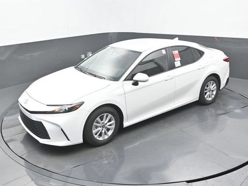 New 2026 Toyota Camry LE FWD image 29