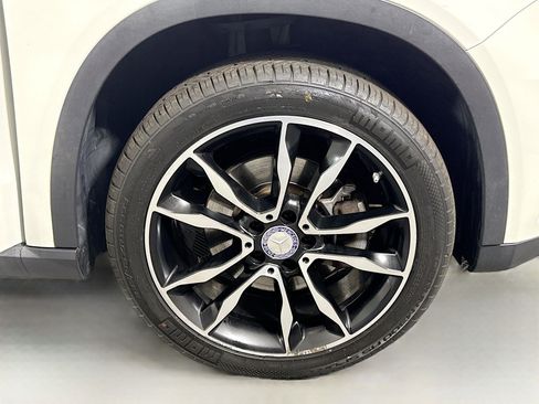 Used 2017 Mercedes-Benz GLA 250 4MATIC w/ Premium Package image 31