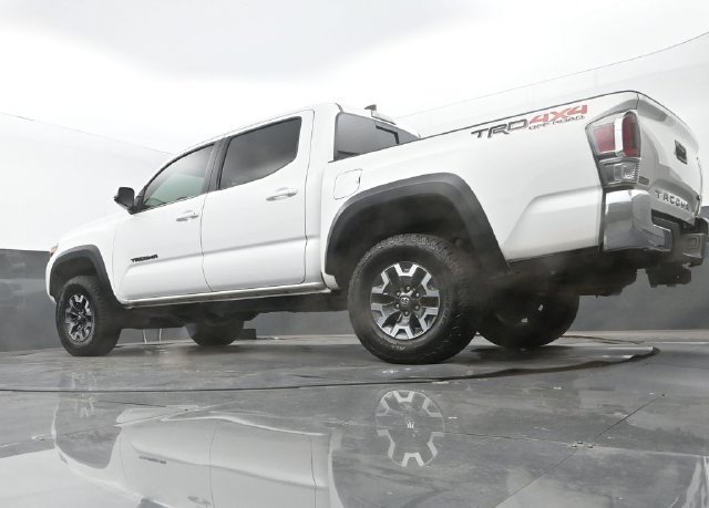 Used 2023 Toyota Tacoma TRD Off-Road w/ Black Out Package (TMS) AWD/4WD image 23