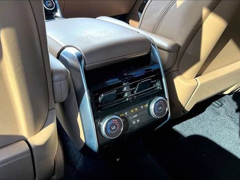 Certified 2023 Land Rover Range Rover Long Wheelbase Autobiography AWD/4WD image 35