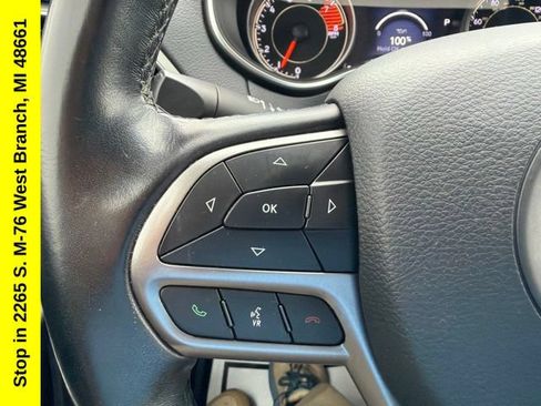 Used 2020 Jeep Cherokee Limited AWD/4WD image 37