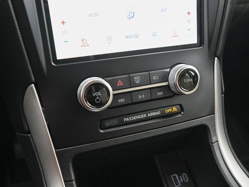 Certified 2024 Ford Edge SEL w/ Convenience Package image 36