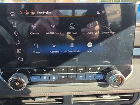 Used 2025 Chevrolet Colorado Z71 w/ Z71 Convenience Package 2 image 28