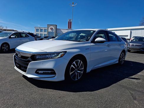 Used 2019 Honda Accord Touring image 3