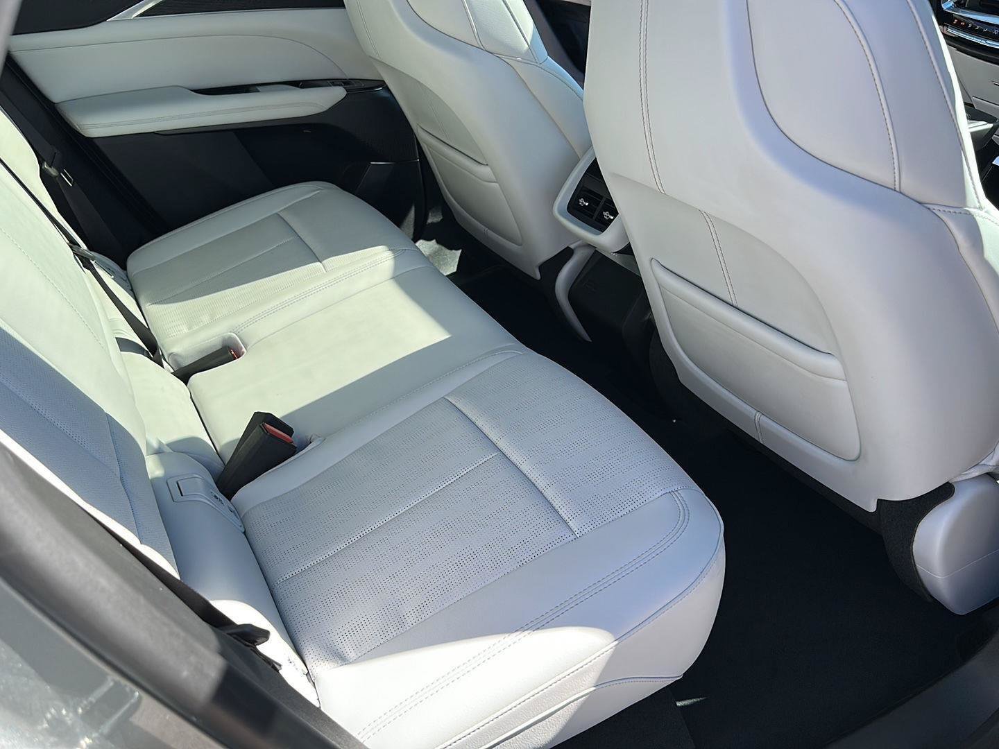 Used 2024 Cadillac Lyriq Luxury AWD/4WD image 22