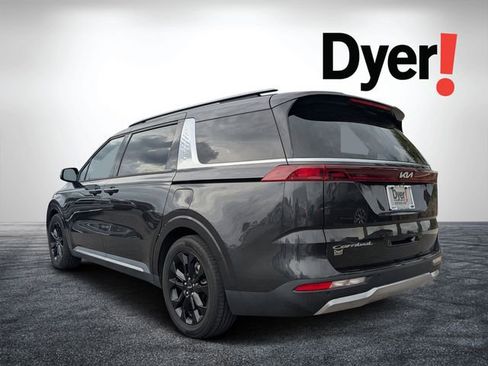 Certified 2022 Kia Carnival SX image 3