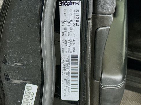 Used 2020 Jeep Grand Cherokee Laredo w/ Security & Convenience Group AWD/4WD image 12