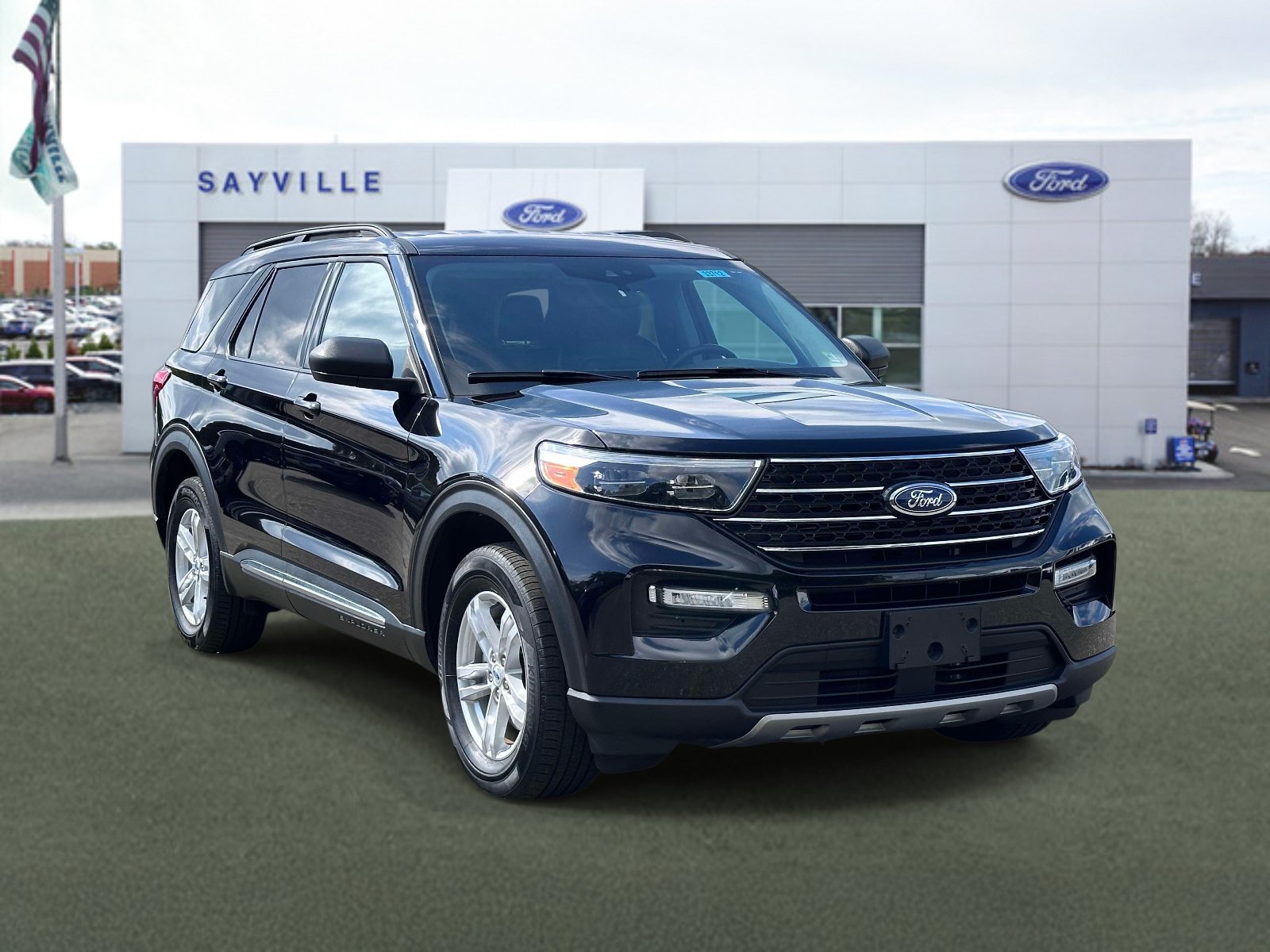 Certified 2023 Ford Explorer XLT w/ Equipment Group 202A AWD/4WD image 6
