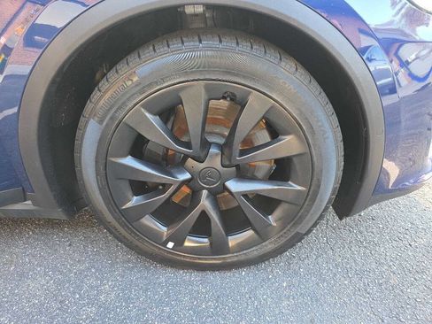 Used 2022 Tesla Model X Plaid image 23