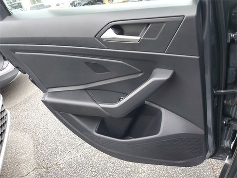 Used 2021 Volkswagen Jetta SE image 12