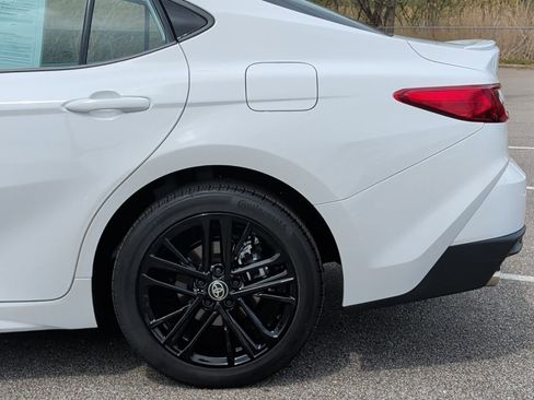 Used 2025 Toyota Camry SE w/ Convenience Package image 6