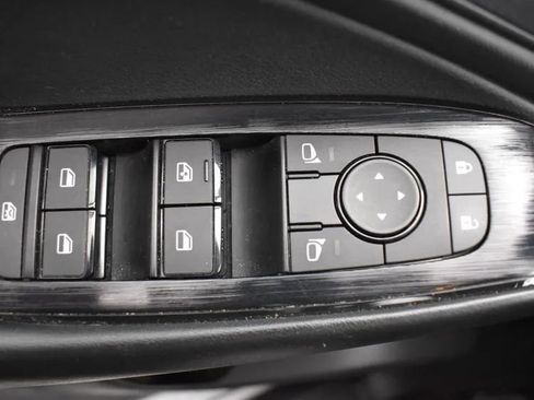 Used 2024 Nissan Rogue S FWD image 21