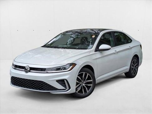 New 2025 Volkswagen Jetta SE image 1