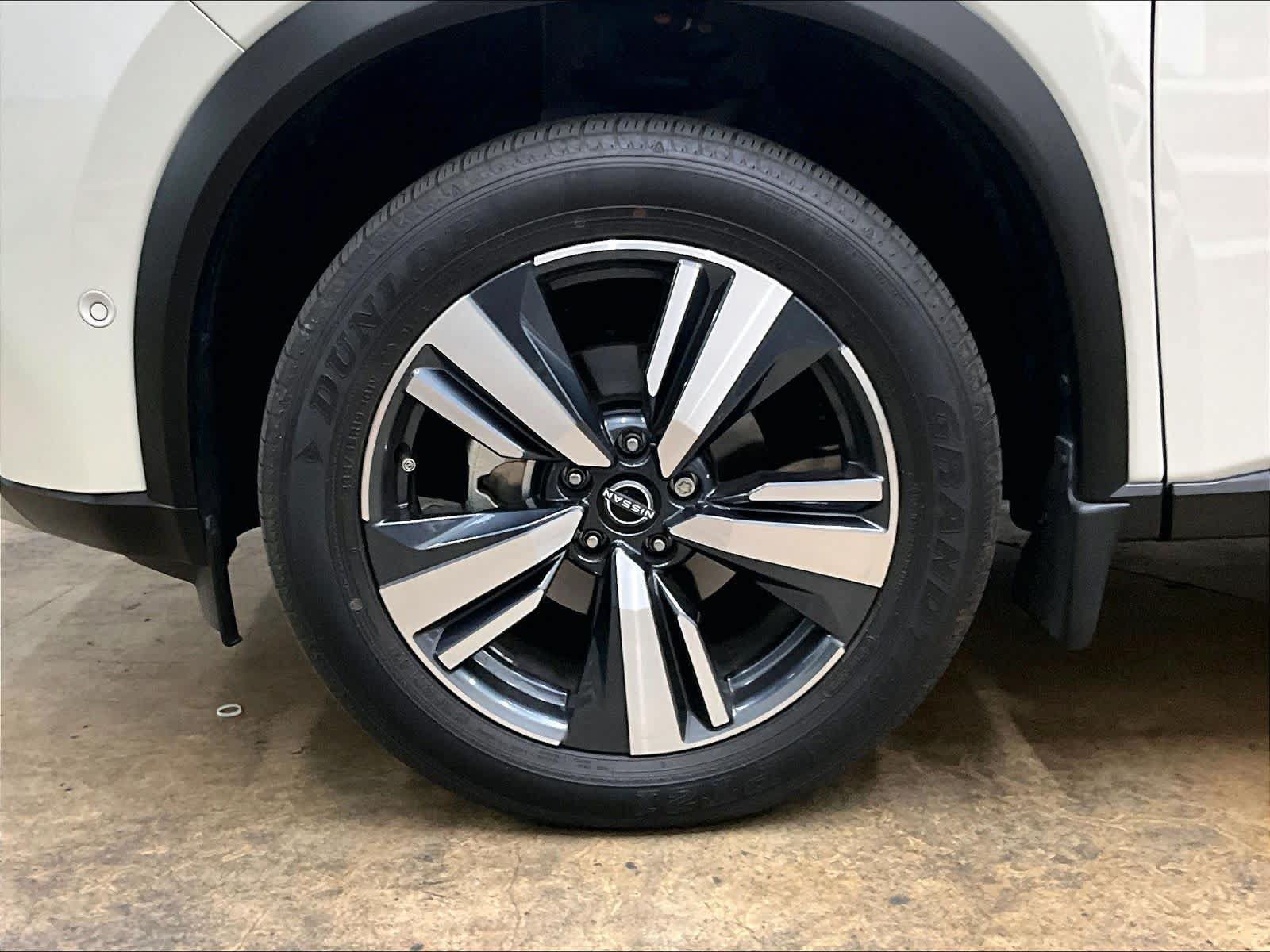 Used 2023 Nissan Rogue Platinum w/ Platinum Premium Package AWD/4WD image 12