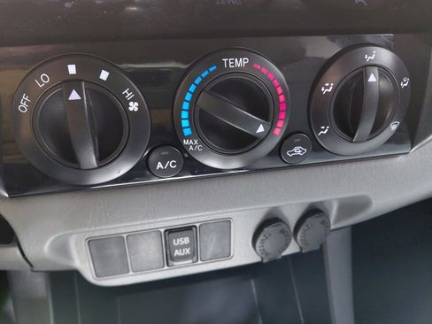 Used 2014 Toyota Tacoma 4x4 Double Cab image 31