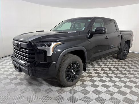 Used 2024 Toyota Tundra Limited AWD/4WD image 3