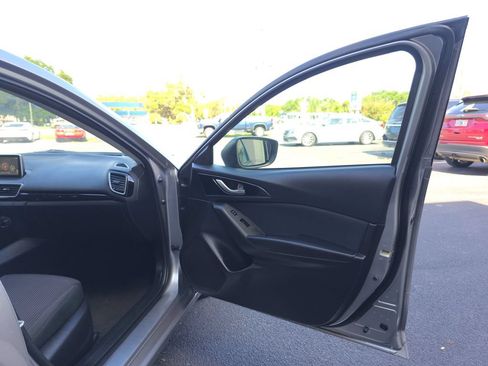 Used 2015 MAZDA MAZDA3 i Touring FWD image 11