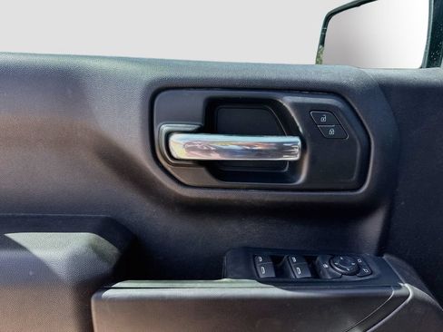 Used 2024 Chevrolet Silverado 1500 Custom Trail Boss w/ Turbomax Blackout Package AWD/4WD image 9