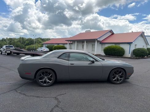 Used 2017 Dodge Challenger R/T RWD image 11