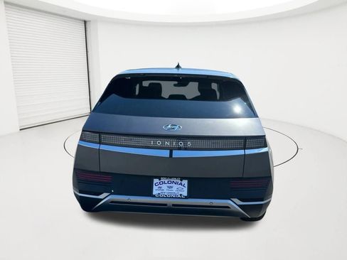 Certified 2022 Hyundai Ioniq 5 SEL w/ Cargo Package RWD image 6