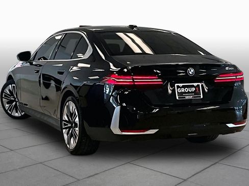 Used 2024 BMW 530i w/ Premium Package RWD image 10