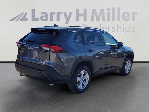 Used 2019 Toyota RAV4 XLE image 5