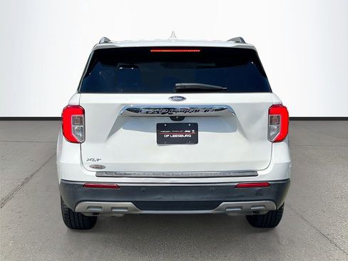 Used 2021 Ford Explorer XLT w/ Equipment Group 202A RWD image 6