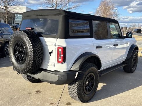 Used 2023 Ford Bronco Wildtrak image 3