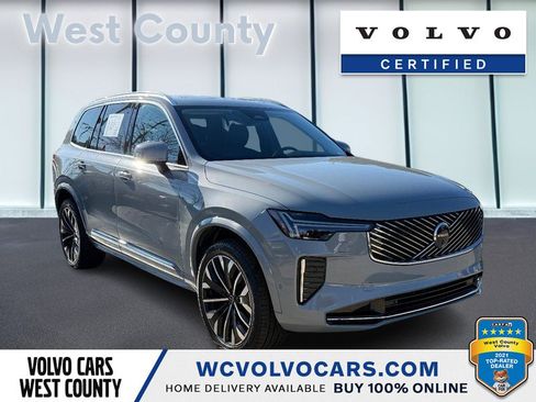 Certified 2025 Volvo XC90 B6 Plus image 1