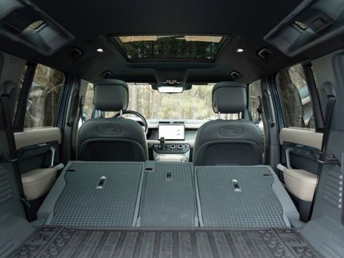 Used 2022 Land Rover Defender 110 X-Dynamic HSE image 31