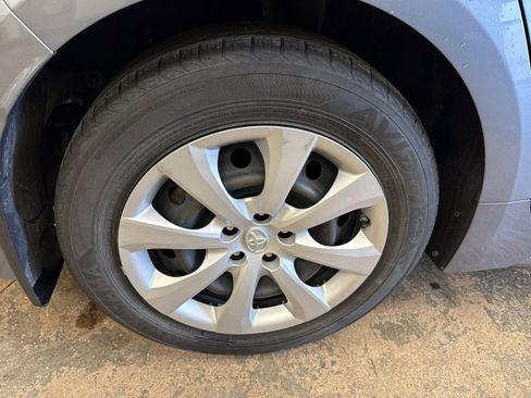 Used 2022 Toyota Corolla LE image 10