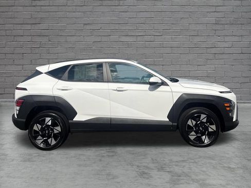 Used 2025 Hyundai Kona SEL AWD/4WD image 8