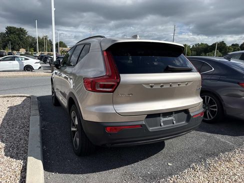 Used 2024 Volvo XC40 B5 Plus w/ Protection Package Premier AWD/4WD image 2