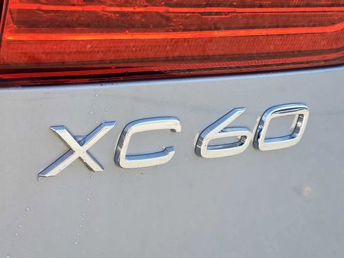 Used 2025 Volvo XC60 T8 Plus w/ Protection Package Premier image 28