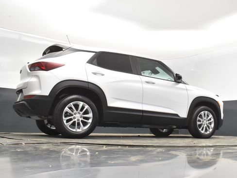 Used 2025 Chevrolet TrailBlazer LS w/ LS Convenience Package FWD image 43