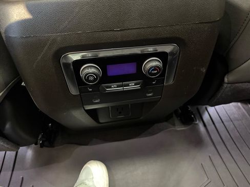 Used 2022 Chevrolet Tahoe LT w/ LT Signature Plus Package image 14