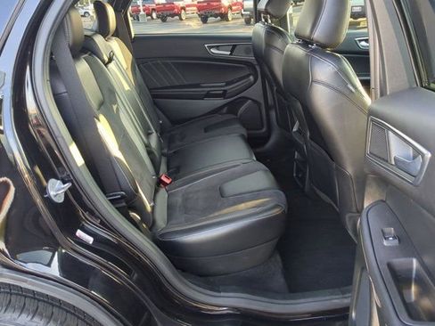 Used 2022 Ford Edge ST image 23