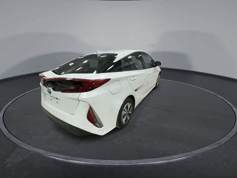 Used 2018 Toyota Prius Prime Advanced image 8