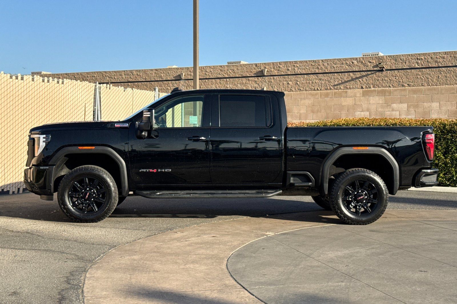Used 2024 GMC Sierra 2500 AT4 w/ Max Trailering Package AWD/4WD image 7
