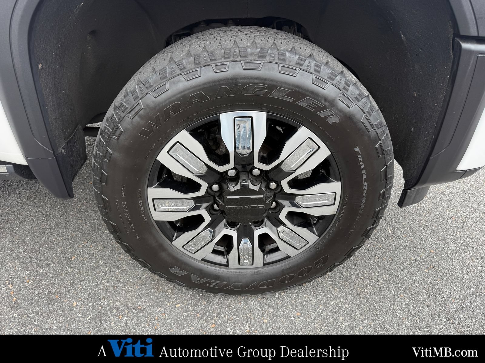 Used 2024 GMC Sierra 2500 Denali w/ Denali Reserve Package AWD/4WD image 14