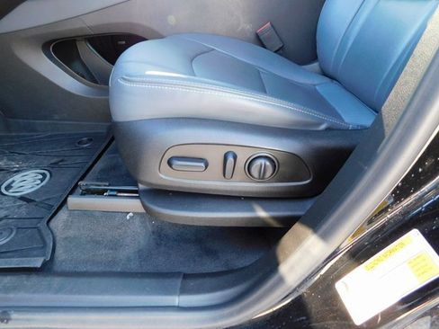 Used 2021 Buick Enclave Essence w/ Sport Touring Edition image 12