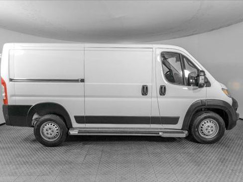Used 2025 RAM ProMaster 2500 w/ U-Haul Equipment Group FWD image 9