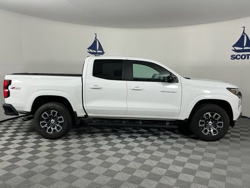Used 2023 Chevrolet Colorado Z71 w/ Z71 Convenience Package 2 AWD/4WD image 6