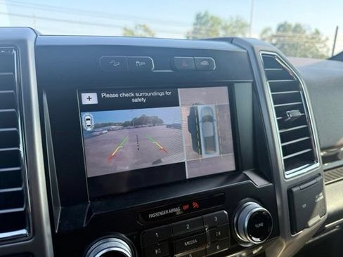 Used 2016 Ford F150 Platinum w/ Equipment Group 701A Luxury AWD/4WD image 6