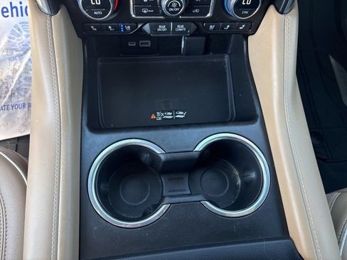 Used 2023 Chevrolet Suburban Premier AWD/4WD image 49