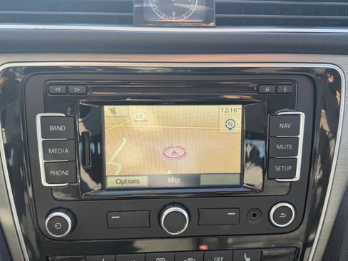 Used 2014 Volkswagen Passat 1.8T SE image 13